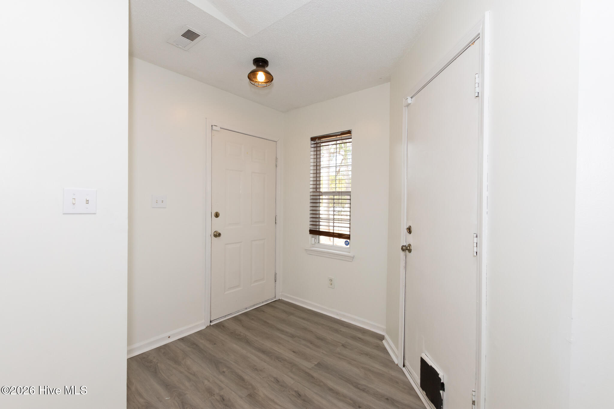 625 Queens Creek Road Hubert, NC 28539 - Photo 8 of 42 625 Queens Creek Rd-08