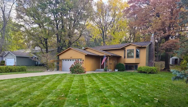 $350,000 | 18999 Dodge Street Northwest, Elk River, MN 55330