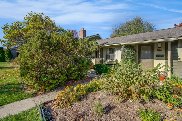 $169,900 | 2308 Pittsfield Boulevard, Ann Arbor, MI 48104