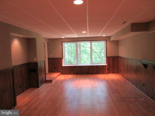 6437 South Clifton Road Frederick, MD 21703 - Photo 11 of 21 Family Room