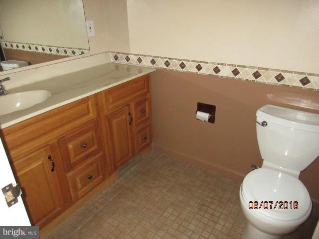 6437 South Clifton Road Frederick, MD 21703 - Photo 13 of 21 Bath (Master)