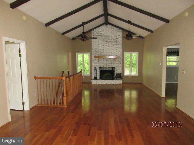 6437 South Clifton Road Frederick, MD 21703 - Photo 14 of 21 Living Room