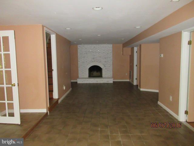 6437 South Clifton Road Frederick, MD 21703 - Photo 4 of 21 Foyer/Entry