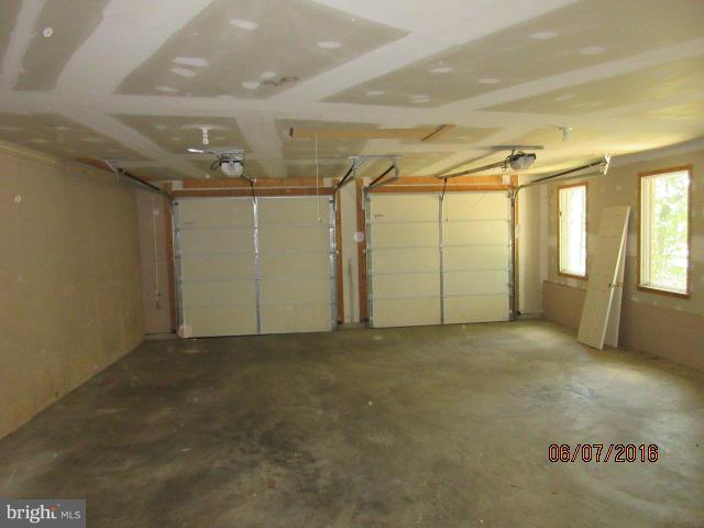 6437 South Clifton Road Frederick, MD 21703 - Photo 7 of 21 Gargae