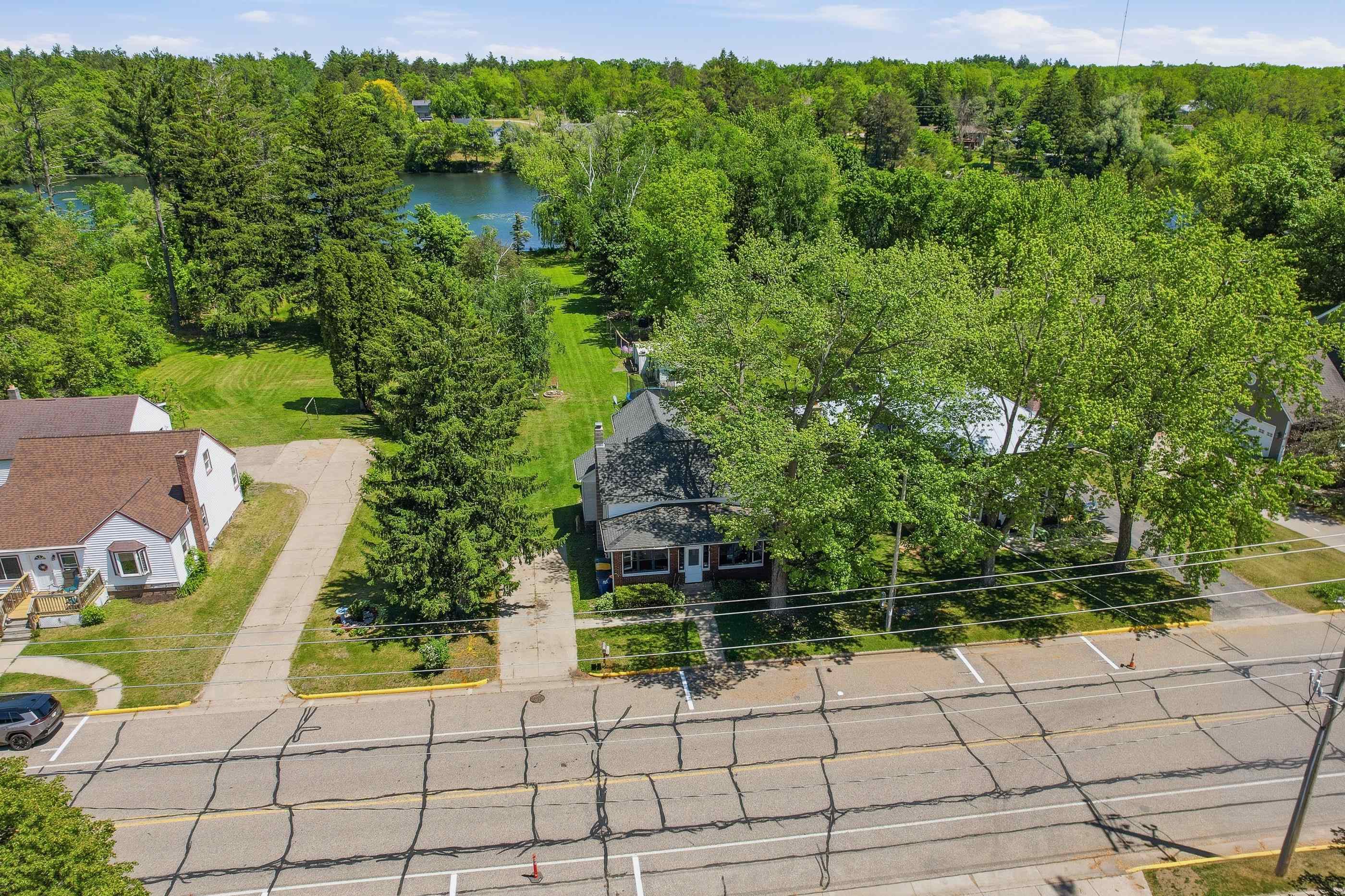 338 North Main Street Amherst, WI 54406 - Photo 3 of 57