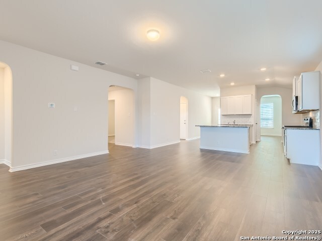 1725 Rocky Rise San Antonio, TX 78245 - Photo 7 of 32