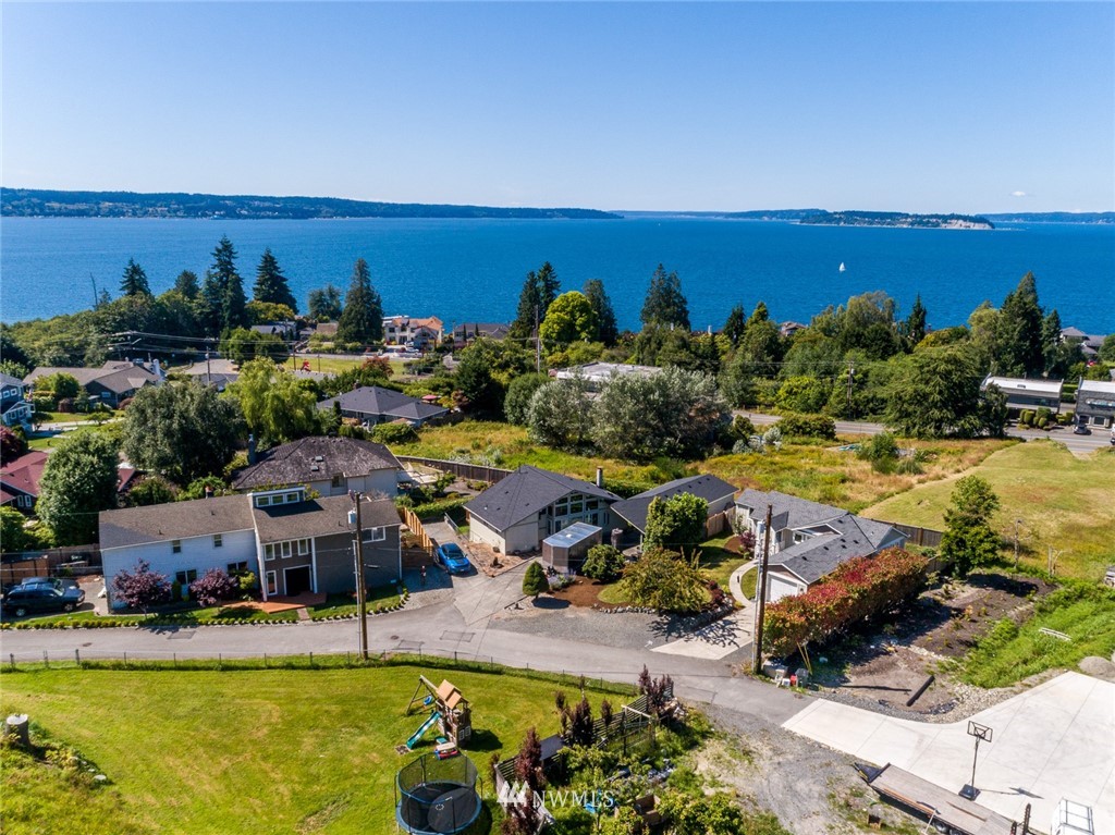 3617 Geyer Lane Everett, WA 98203 - Photo 22 of 23 an aerial view of a house with a garden