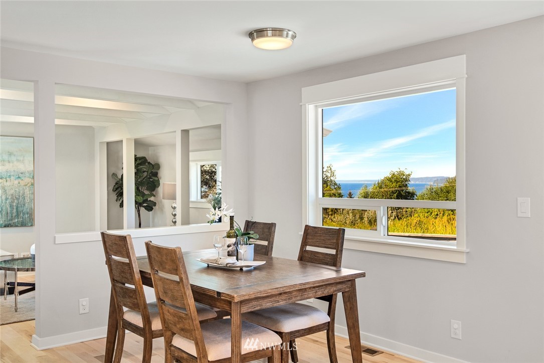 3617 Geyer Lane Everett, WA 98203 - Photo 6 of 23 a dining room with furniture and window