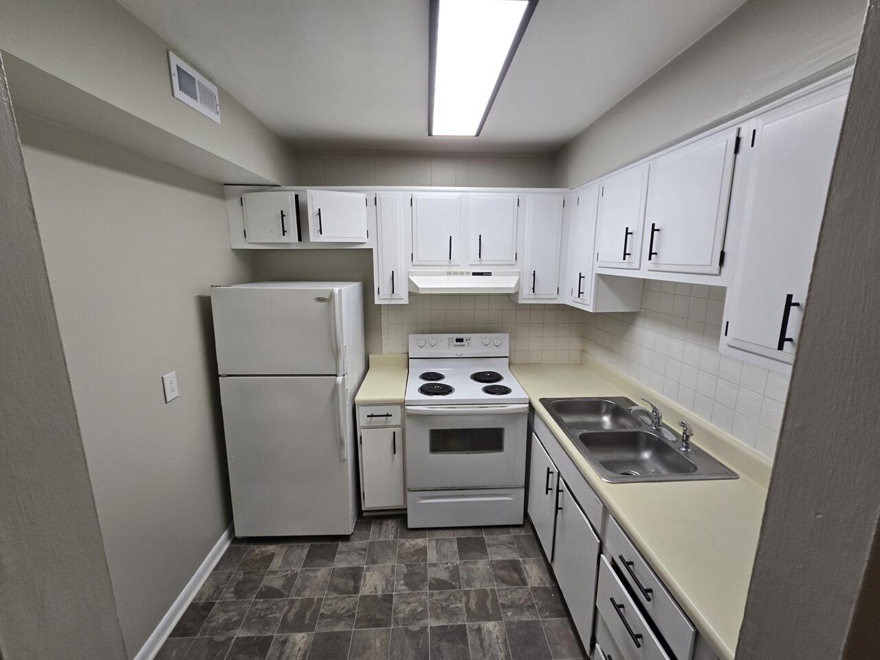 729 Townside Road Southwest, Unit 25 Roanoke, VA 24014 - Photo 6 of 11 20241202_155355 Large