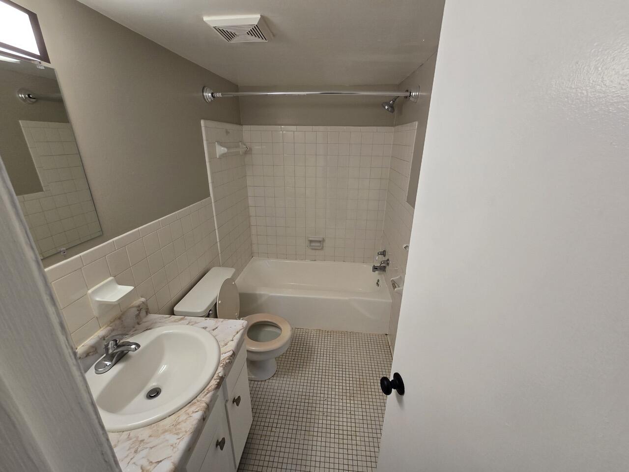 729 Townside Road Southwest, Unit 25 Roanoke, VA 24014 - Photo 7 of 11 20241202_155402 Large