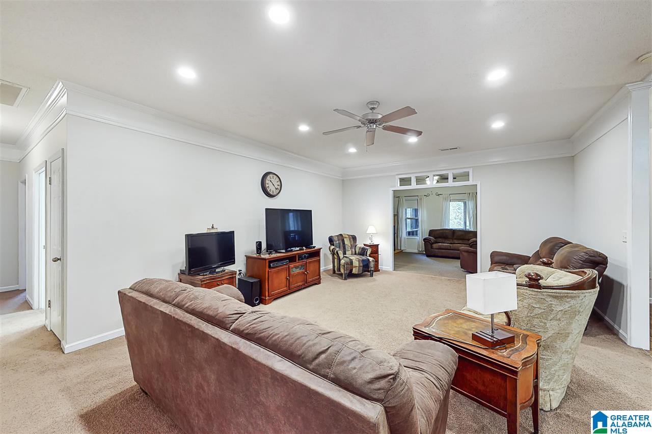 530 Putman Road Oneonta, AL 35121 - Photo 5 of 48