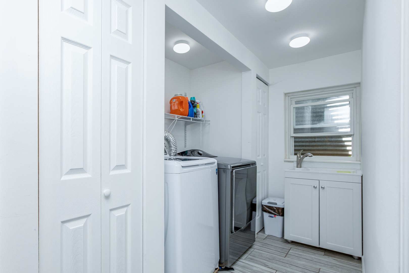 718 Huntington Drive Carol Stream, IL 60188 - Photo 22 of 28 a room with storage and utility