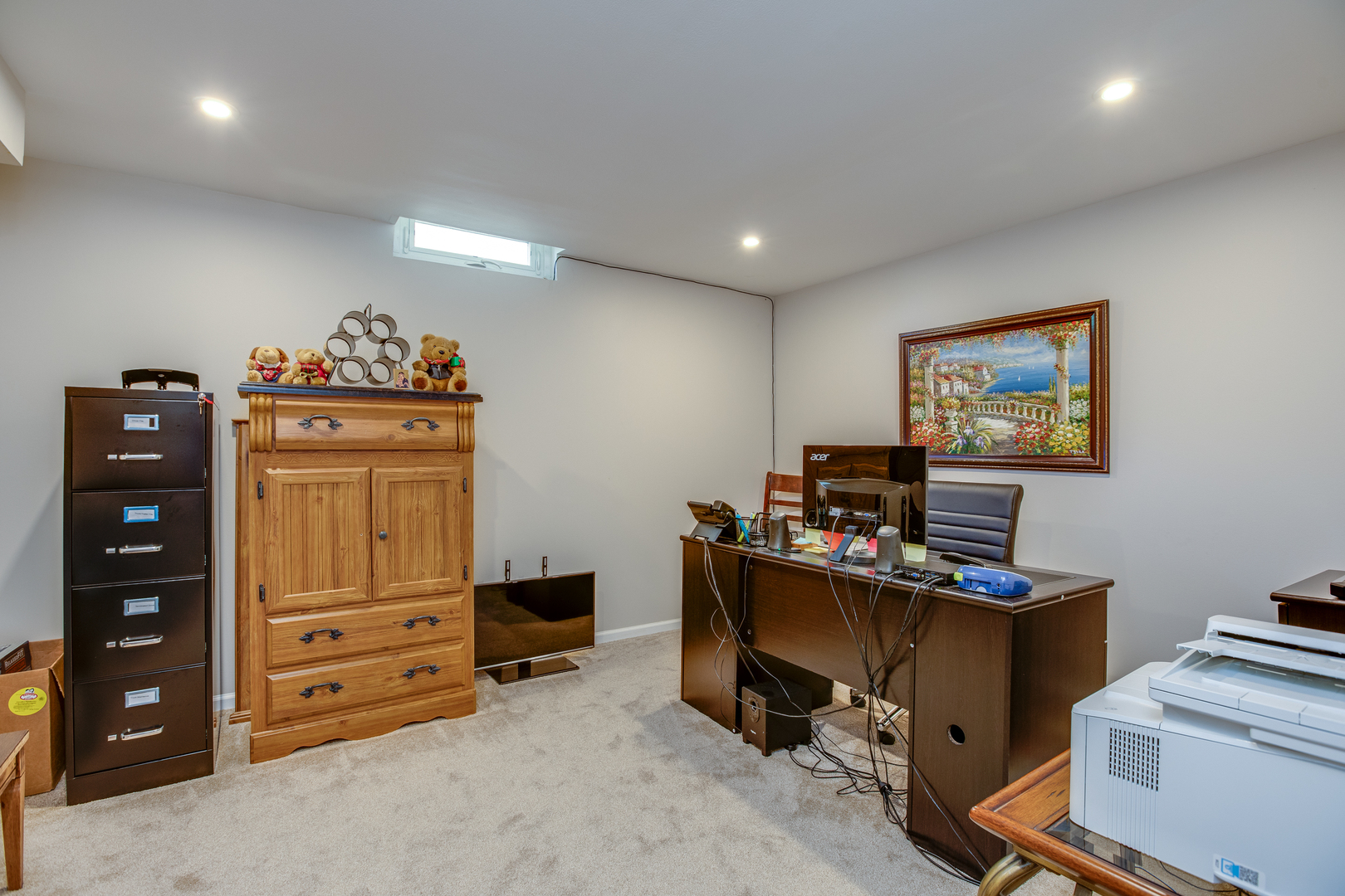 718 Huntington Drive Carol Stream, IL 60188 - Photo 24 of 28 a view of a workspace with furniture