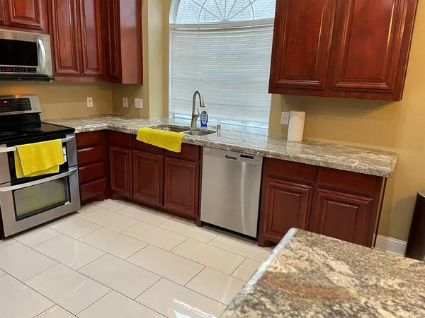 $2,500 | 3909 Catalina Street, Rowlett, TX 75088