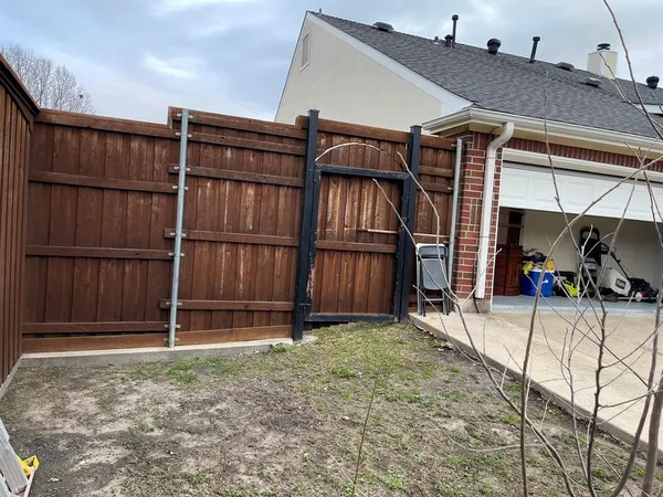 $2,500 | 3909 Catalina Street, Rowlett, TX 75088