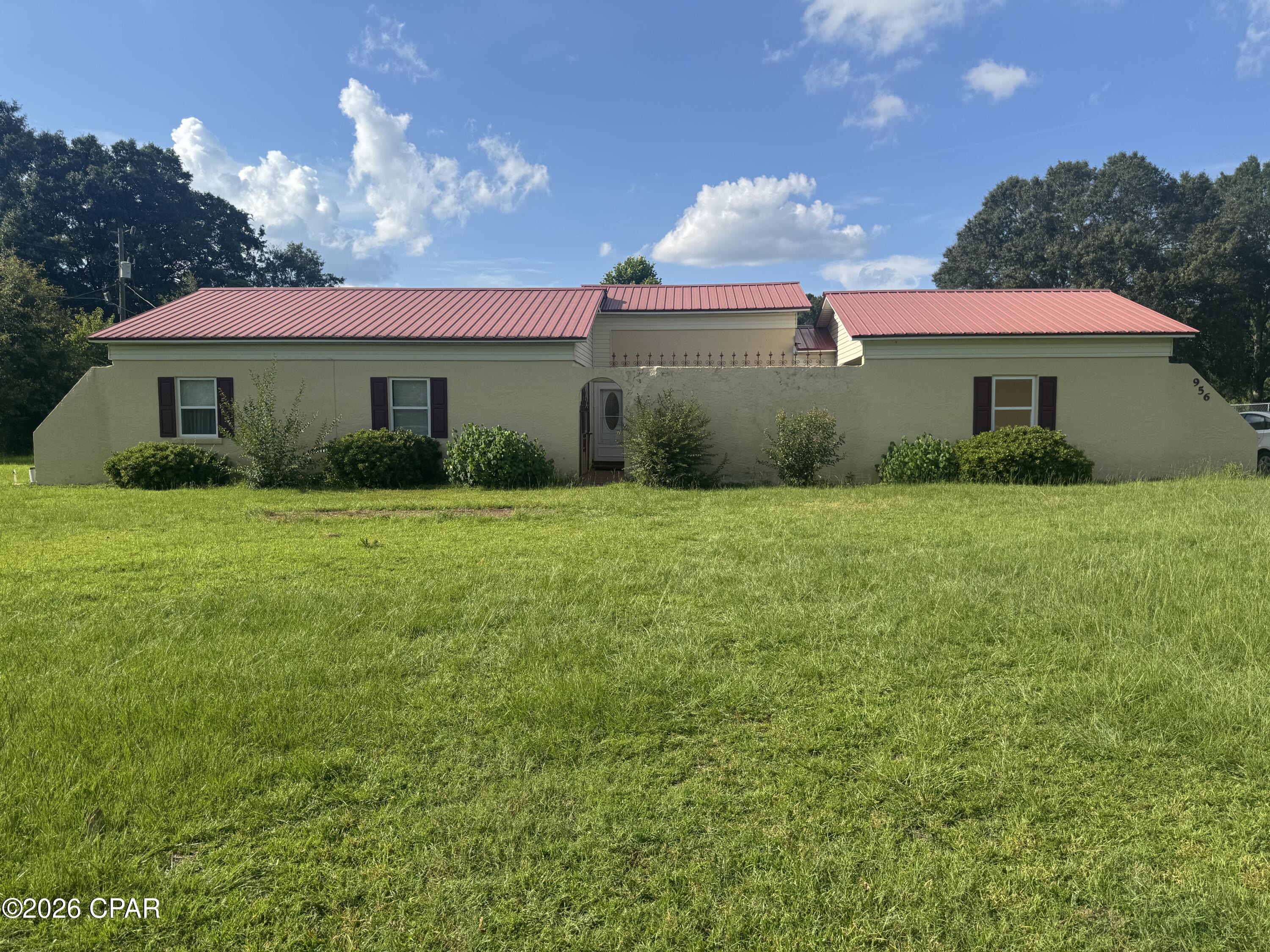 956 Everett Road Graceville, FL 32440 - Photo 1 of 10