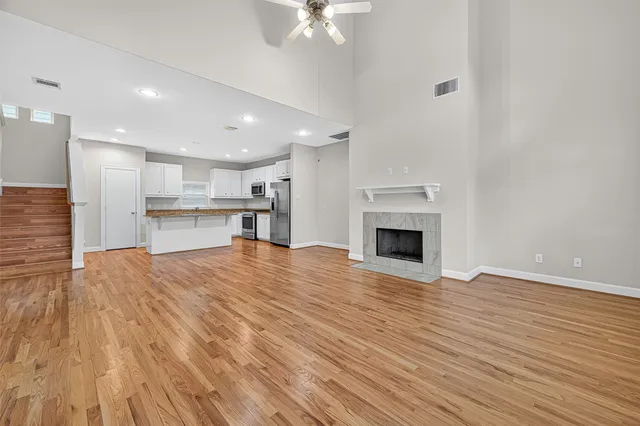 $2,300 | 11510 Main Ash Drive, Houston, TX 77025