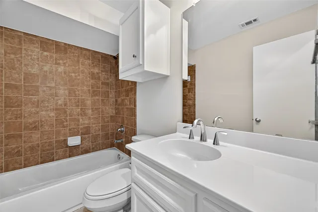 $2,300 | 11510 Main Ash Drive, Houston, TX 77025