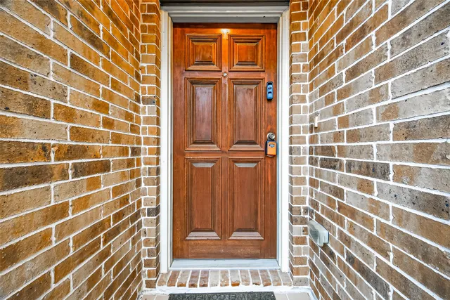 $2,300 | 11510 Main Ash Drive, Houston, TX 77025