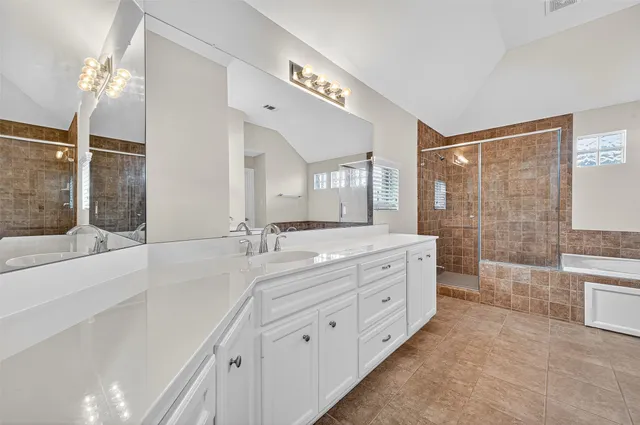 $2,300 | 11510 Main Ash Drive, Houston, TX 77025