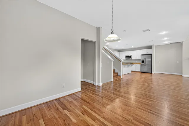 $2,300 | 11510 Main Ash Drive, Houston, TX 77025