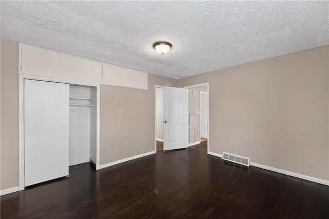 $124,900 | 2316 South Vermont Avenue, Independence, MO 64052