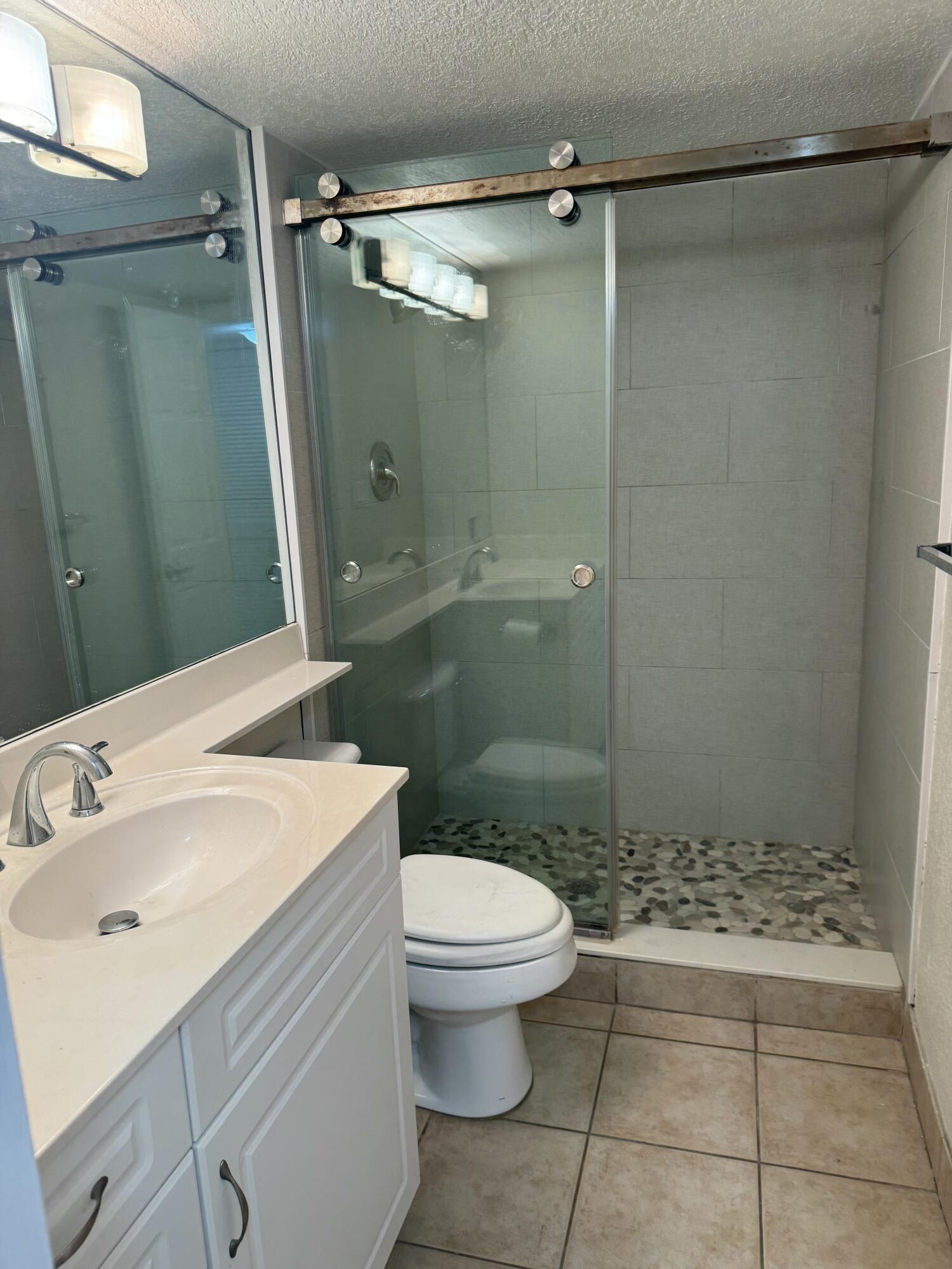 1000 Spanish River Road, Unit 3B Boca Raton, FL 33432 - Photo 9 of 24 Bathroom - 2
