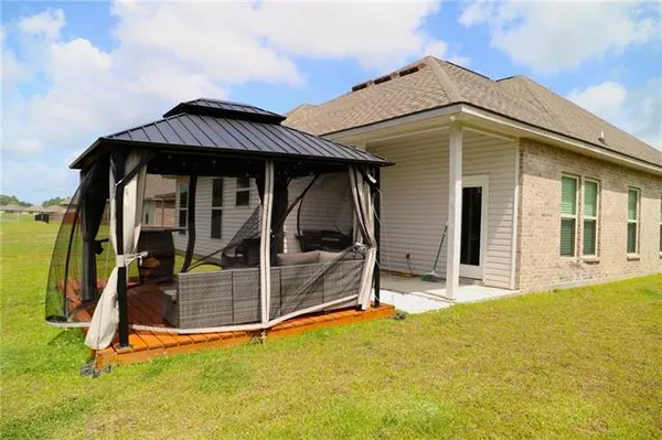 $279,000 | 23169 Harlington Drive, Denham Springs, LA 70726