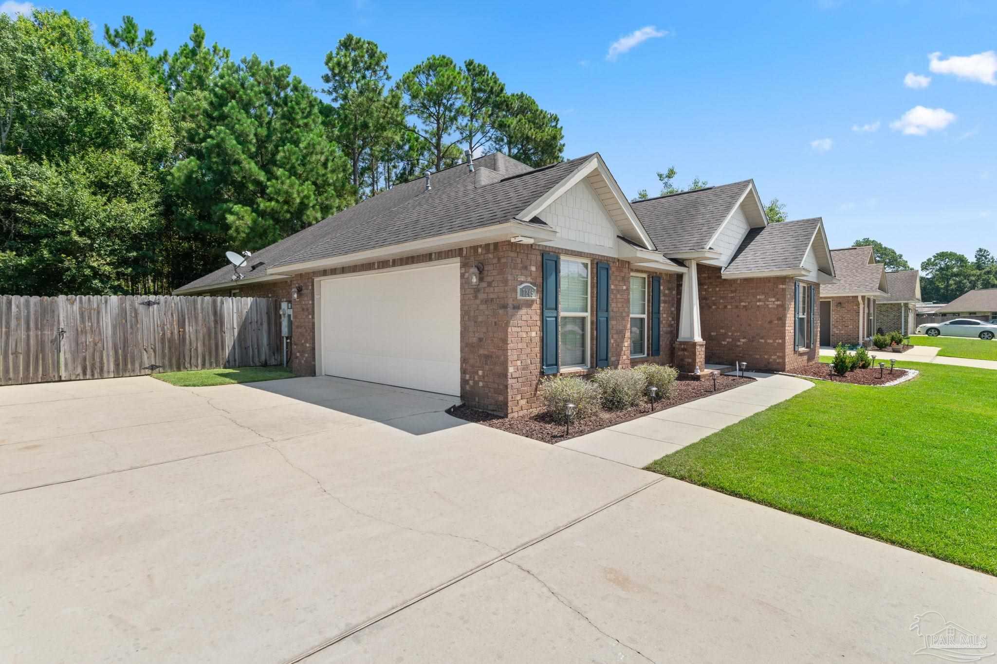 7245 Farmers Road Pensacola, FL 32526 - Photo 3 of 31