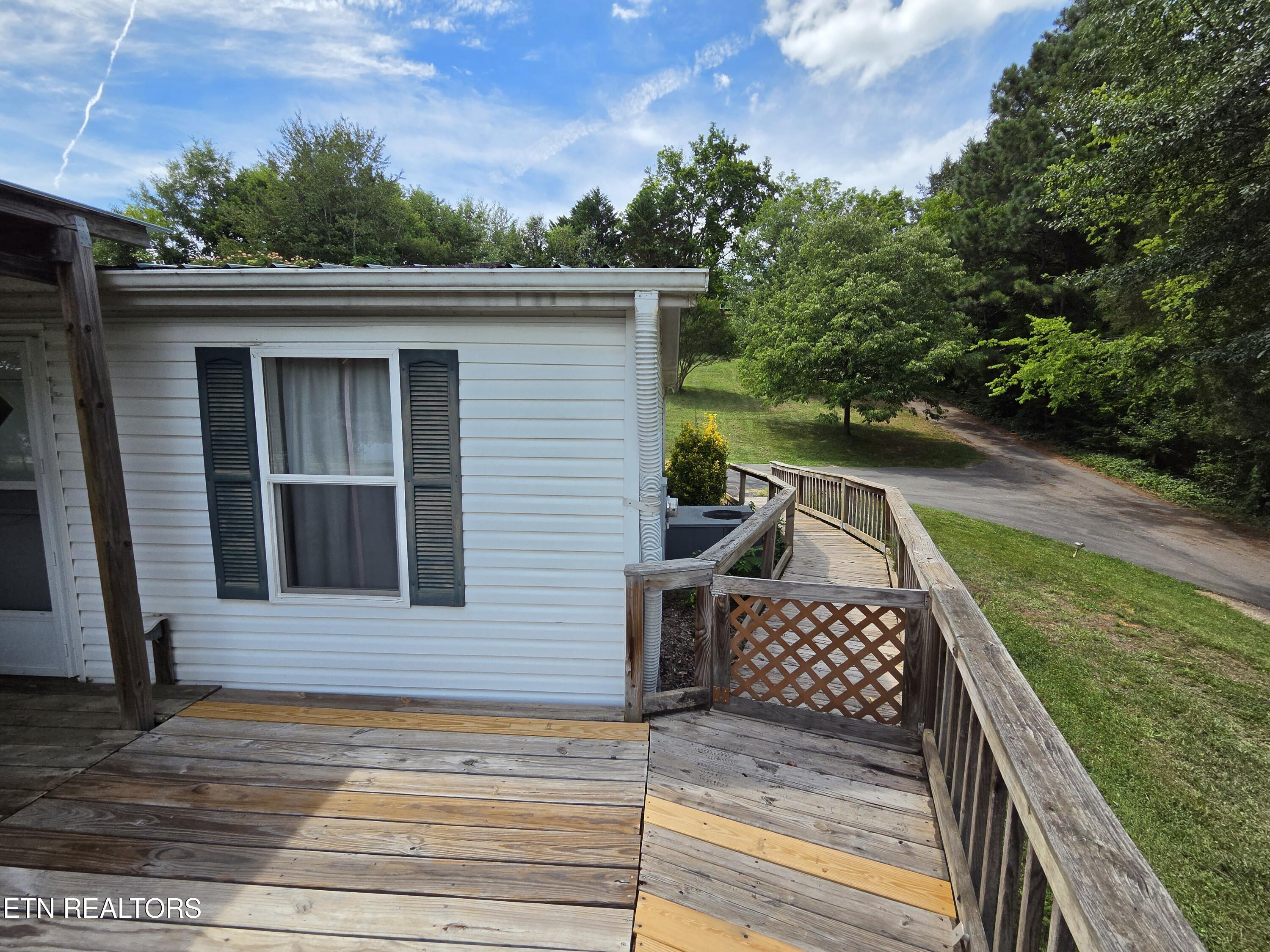 2262 Mentor Road Louisville, TN 37777 - Photo 7 of 40 1505