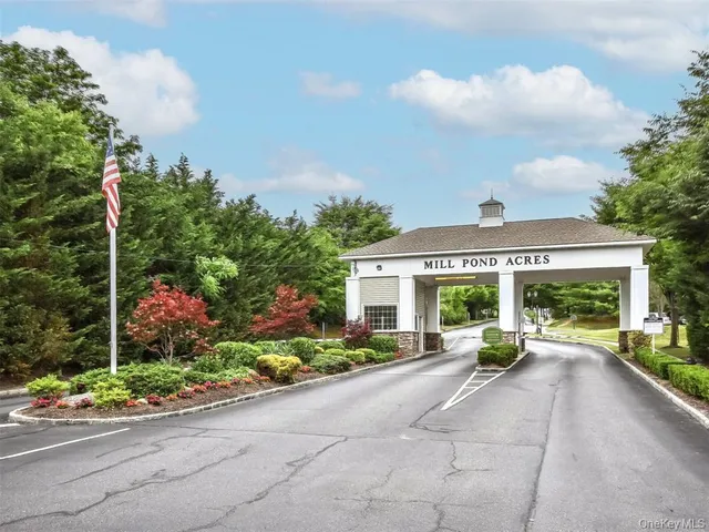 $6,900 | 137 Pond View Drive, Port Washington, NY 11050