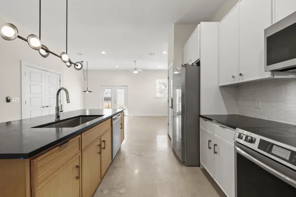 $3,500 | 4801 Sara Drive, Unit B, Austin, TX 78721