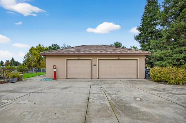 $1,225,000 | 9340 Cross Rail Drive, Wilton, CA 95693