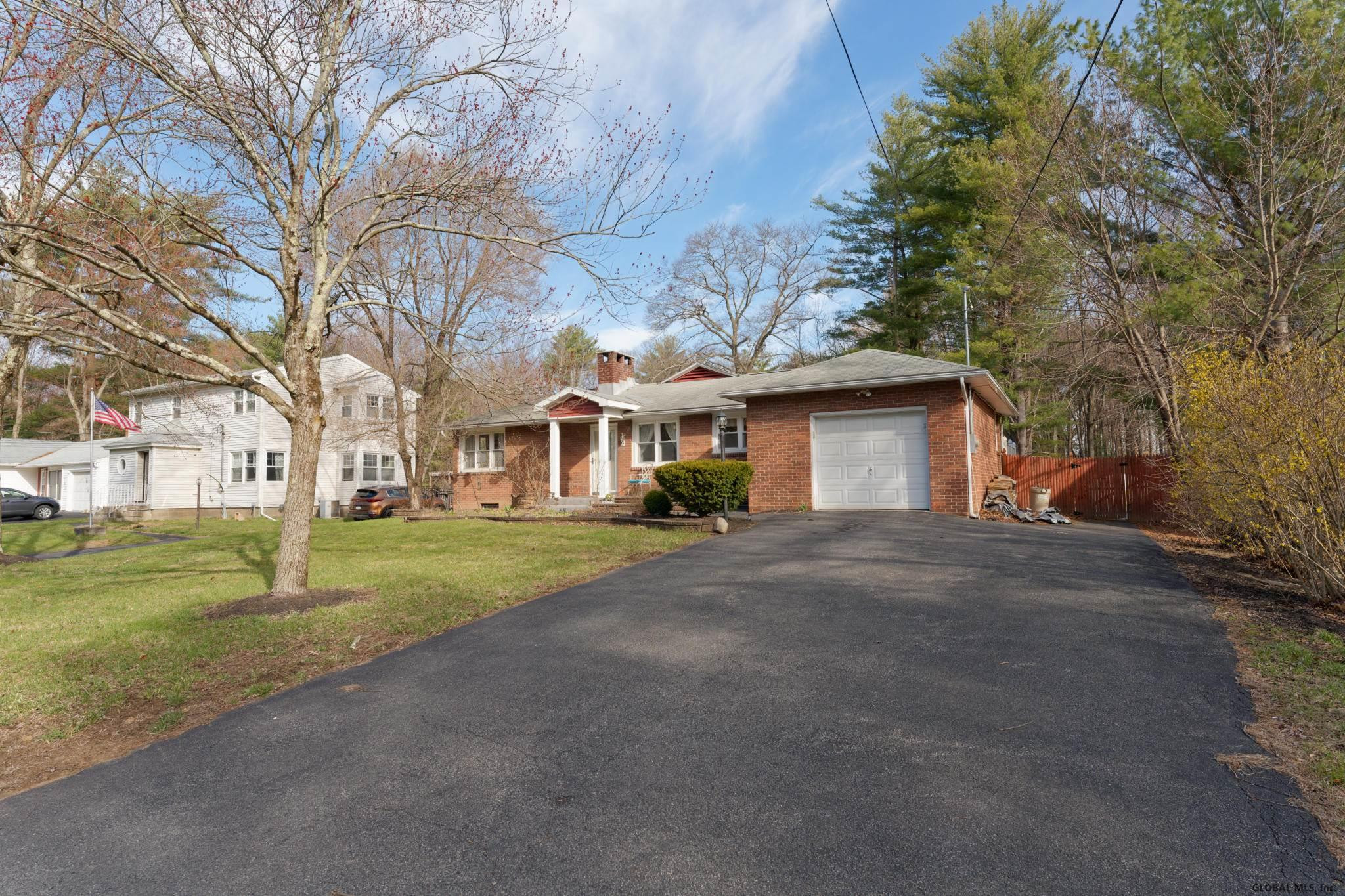 9 New Shaker Road Colonie, NY 12205 - Photo 3 of 33 Photo 3