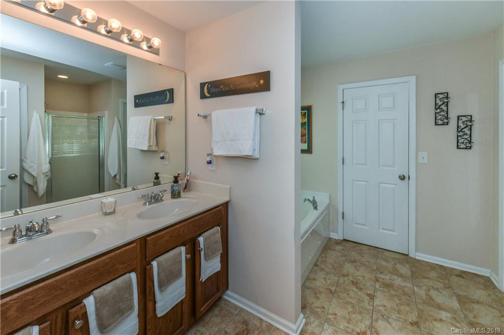 2128 Turtle Point Road Charlotte, NC 28262 - Photo 17 of 25