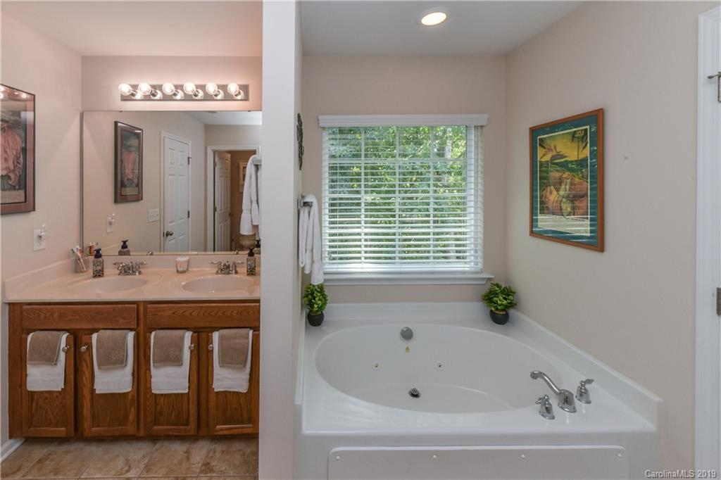 2128 Turtle Point Road Charlotte, NC 28262 - Photo 18 of 25