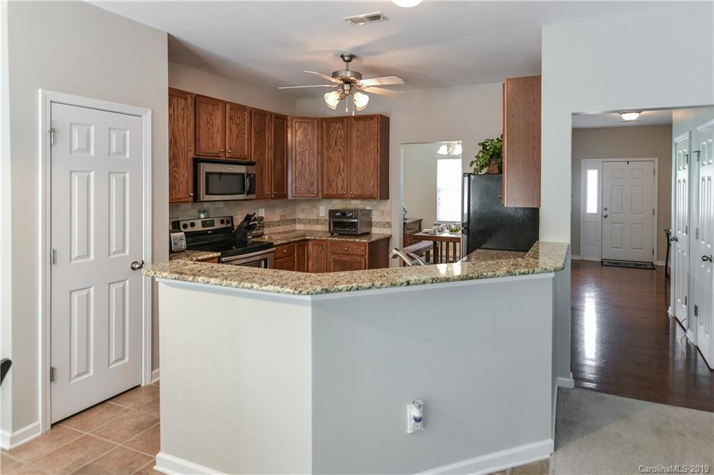2128 Turtle Point Road Charlotte, NC 28262 - Photo 10 of 25