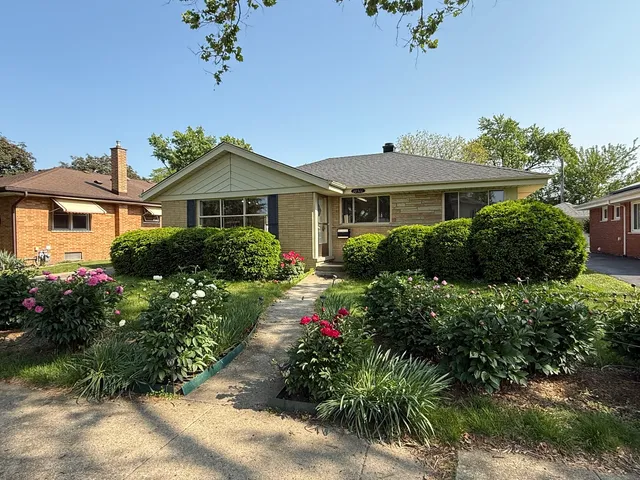 $399,900 | 10511 Preston Street, Westchester, IL 60154