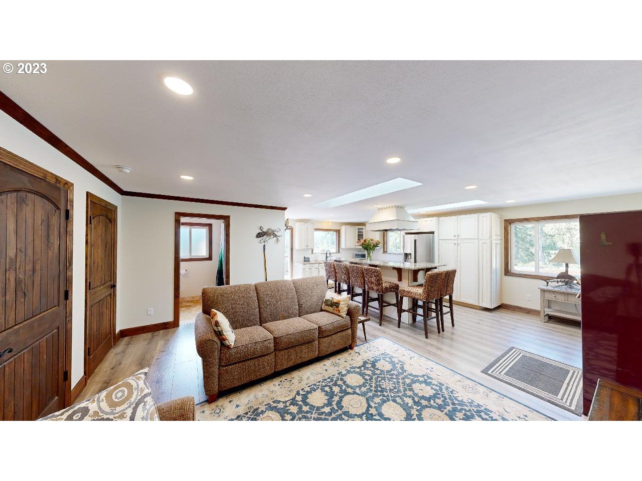 18639 Ranch Road Brookings, OR 97415 - Photo 12 of 37 Living Room
