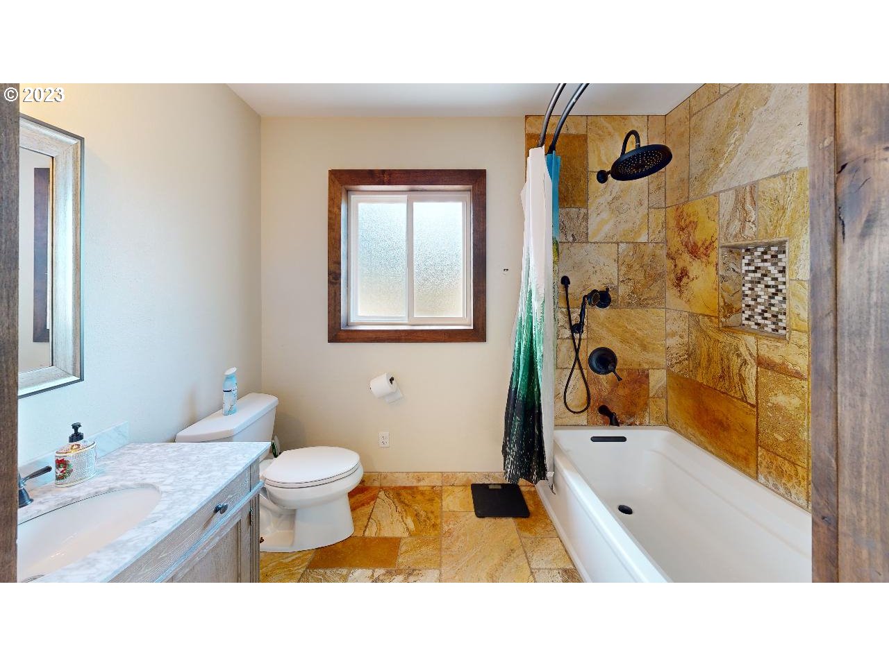 18639 Ranch Road Brookings, OR 97415 - Photo 16 of 37 Bathroom