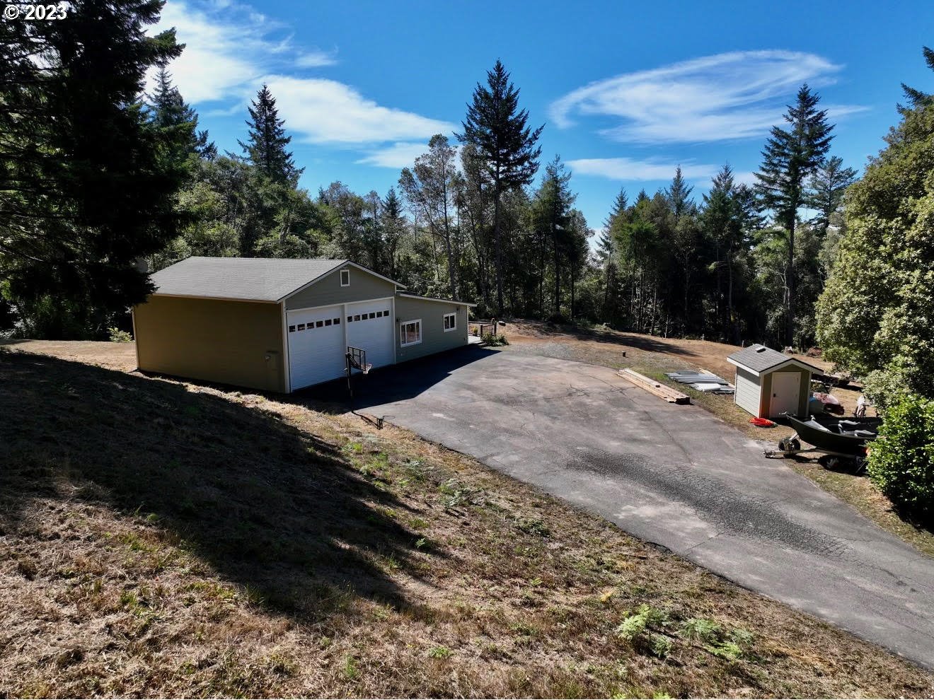 18639 Ranch Road Brookings, OR 97415 - Photo 34 of 37 Driveway