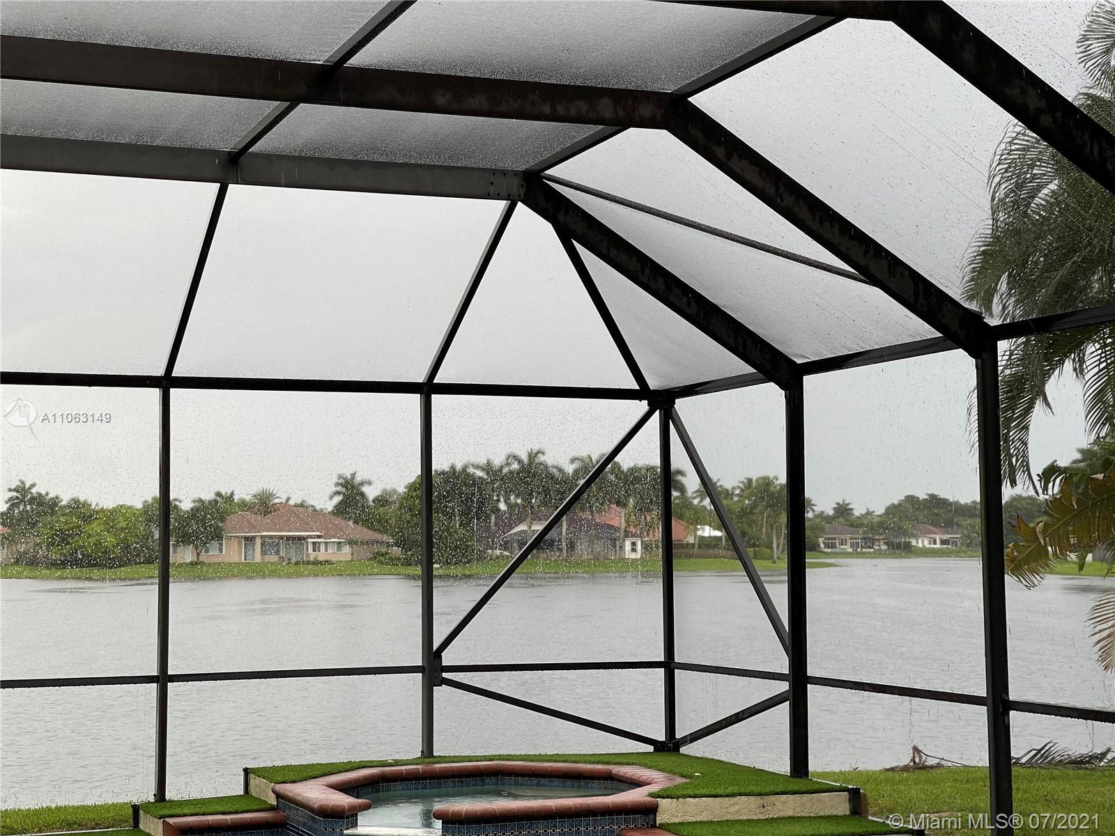 2994 Oakbrook Drive Weston, FL 33332 - Photo 15 of 18