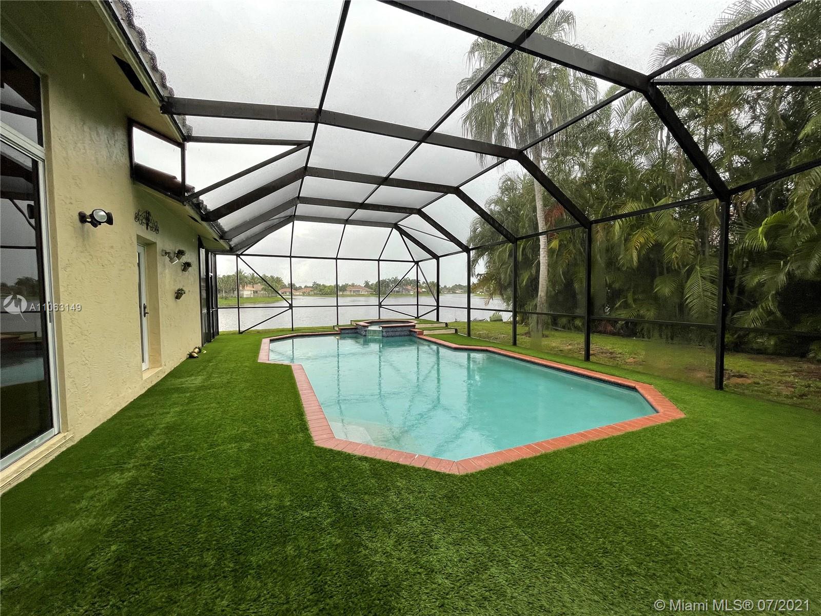 2994 Oakbrook Drive Weston, FL 33332 - Photo 16 of 18