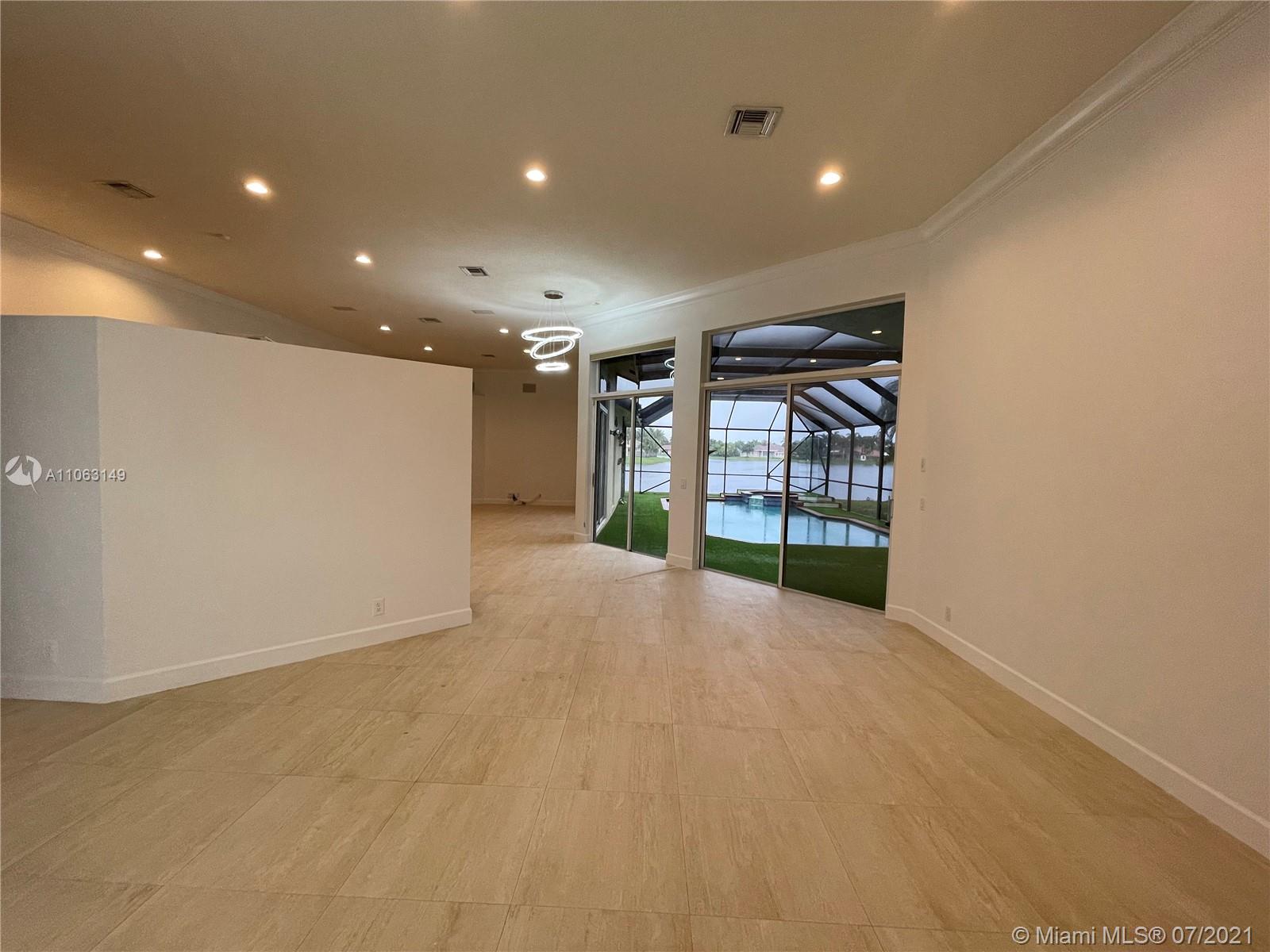 2994 Oakbrook Drive Weston, FL 33332 - Photo 6 of 18