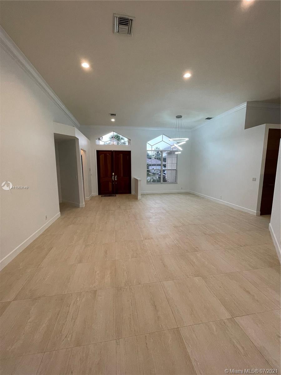 2994 Oakbrook Drive Weston, FL 33332 - Photo 7 of 18