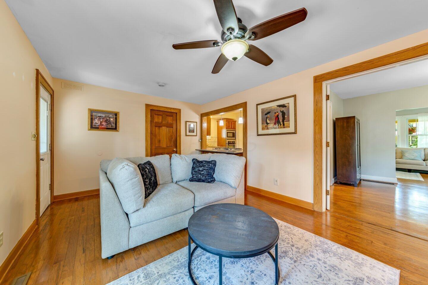 32 Fallis Road Columbus, OH 43214 - Photo 19 of 42 Family room