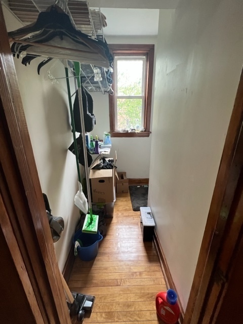 2130 West Iowa Street, Unit 1R Chicago, IL 60622 - Photo 8 of 16 a view of a room with gym equipment