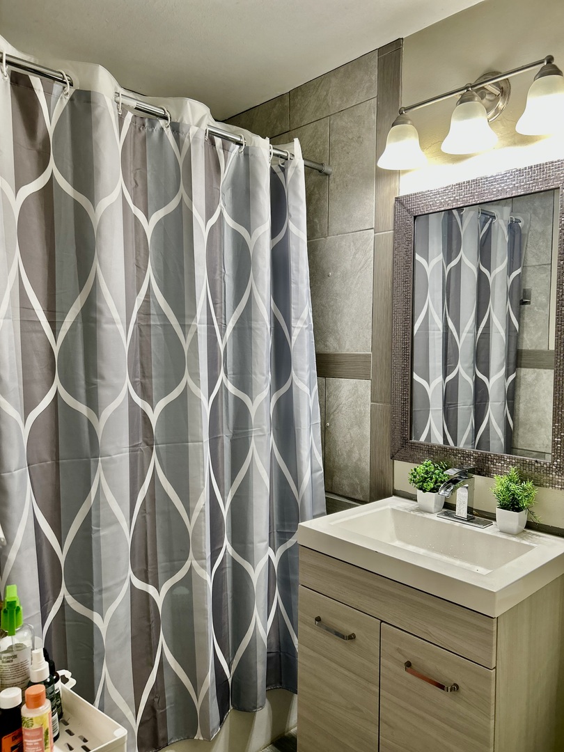 17308 Forestway Drive East Hazel Crest, IL 60429 - Photo 19 of 27 a bathroom with a sink and a mirror