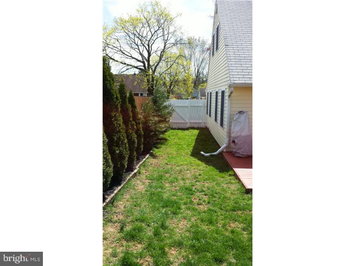 15 Umber Road Levittown, PA 19056 - Photo 5 of 23 Side Yard