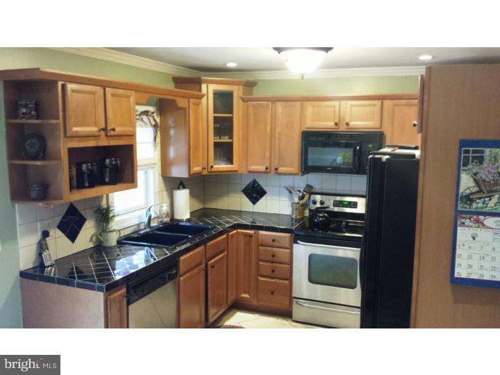 15 Umber Road Levittown, PA 19056 - Photo 9 of 23 Kitchen